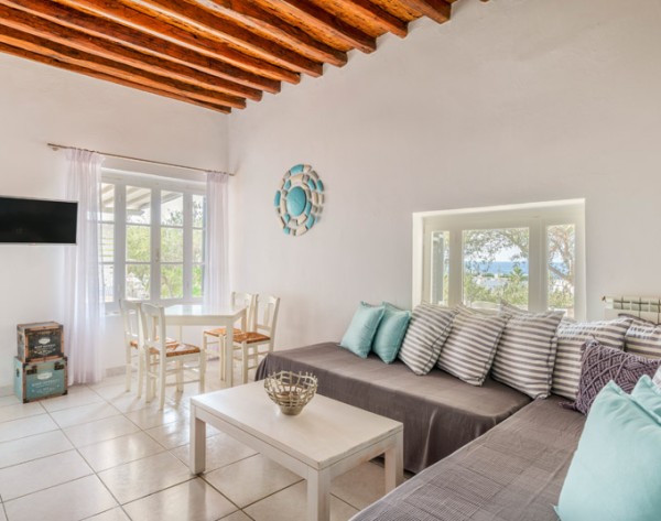 ONE BEDROOM HOUSE WITH SEA VIEW